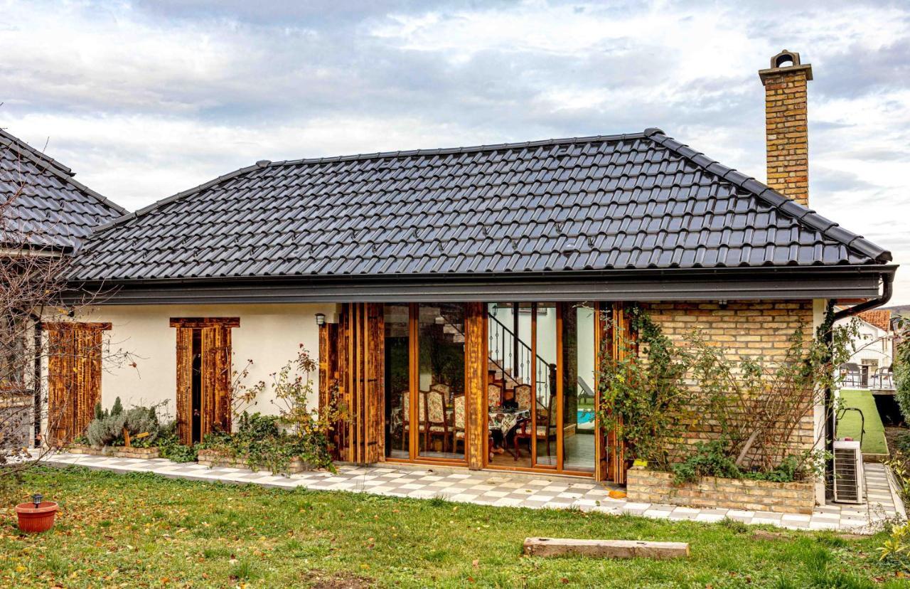 City Escape Luxury Villa Zuce Bagian luar foto