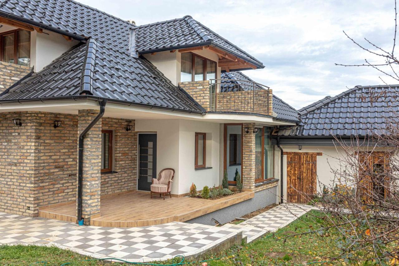 City Escape Luxury Villa Zuce Bagian luar foto