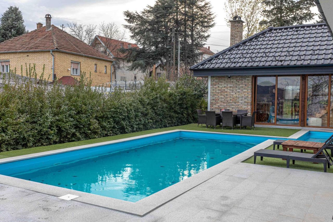 City Escape Luxury Villa Zuce Bagian luar foto