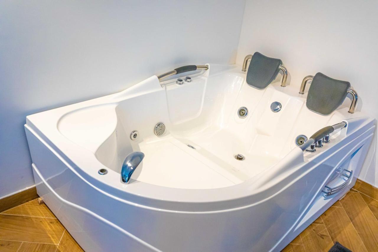 City Escape Luxury Villa Zuce Bagian luar foto